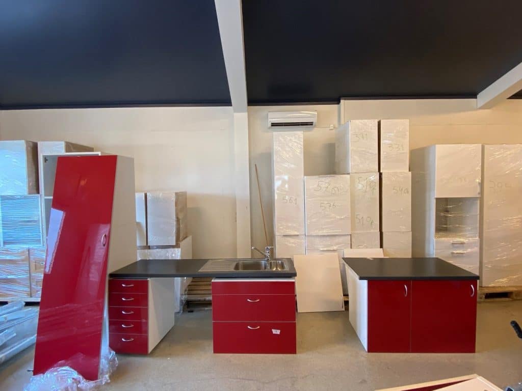 Kjøkken med røde fronter 3